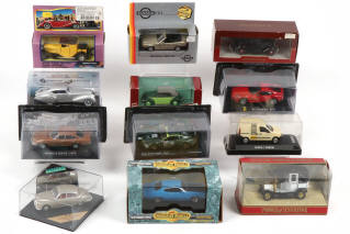 Lot 30 - DIVERS (12)