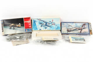 Lot 171 - DIVERS (9)