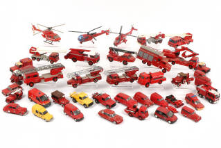 Lot 74 - DIVERS (39)