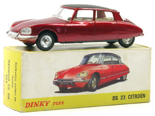 Lot 691 - DINKY TOYS FRANCE (1)