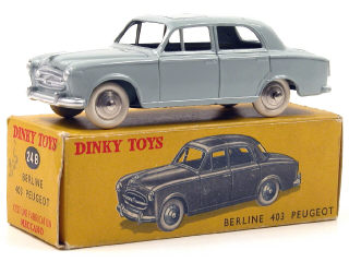 Lot 622 - DINKY TOYS FRANCE (1)