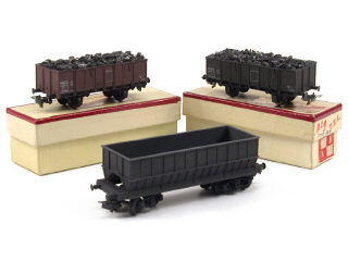 Lot 105 - V.B. 'HO' & S.M.C.F. 'HO' (3)