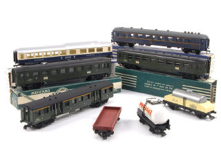 Lot 222 - HORNBY 'HO' (8)