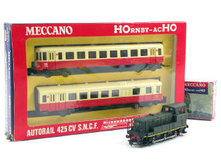 Lot 216 - HORNBY 'HO' (2)