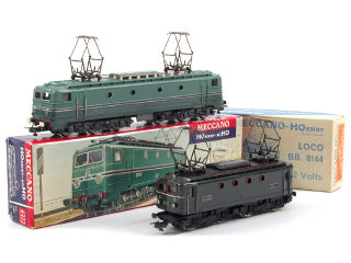 Lot 214 - HORNBY 'HO' (2)