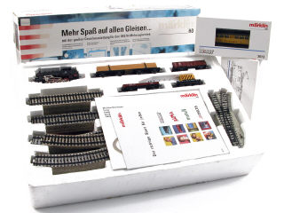 Lot 197 - MÄRKLIN 'HO' (GERMANY) (3)