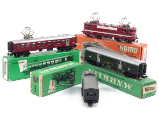 Lot 195 - MÄRKLIN 'HO' (GERMANY) (4)