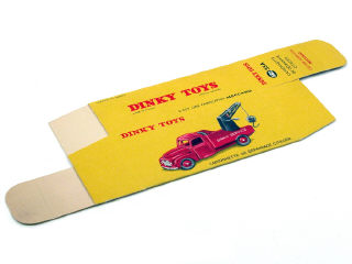Lot 740 - DINKY TOYS FRANCE (1)