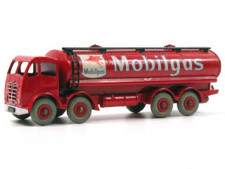 Lot 531 - DINKY TOYS GB (1)
