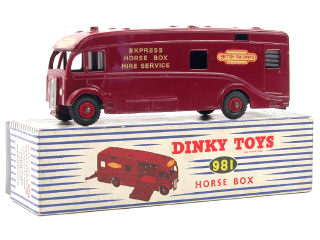 Lot 559 - DINKY TOYS GB (1)