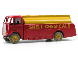 Lot 551 - DINKY TOYS GB (1)