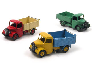 Lot 585 - DINKY TOYS (GB) (3)