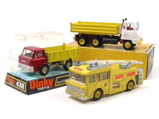 Lot 586 - DINKY TOYS (GB) (3)
