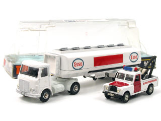 Lot 581 - DINKY TOYS GB (2)