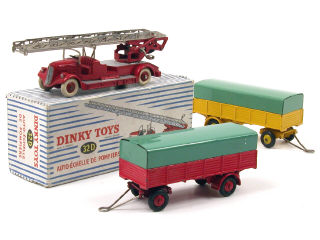 Lot 728 - DINKY TOYS FRANCE (3)