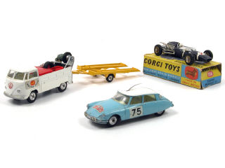 Lot 460 - CORGI TOYS (GB) (3)