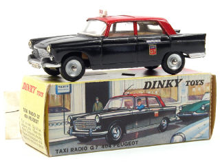 Lot 692 - DINKY TOYS FRANCE (1)