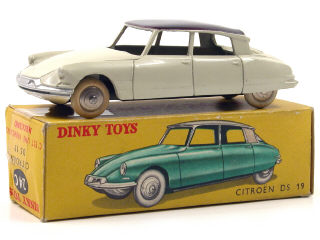 Lot 626 - DINKY TOYS FRANCE (1)