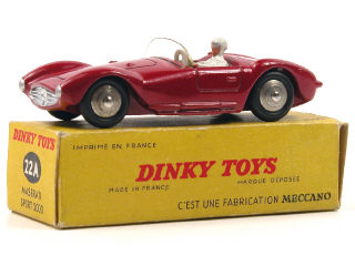 Lot 611 - DINKY TOYS FRANCE (1)