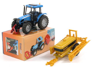 Lot 325 - TRAC 32 & BRITAINS (2)