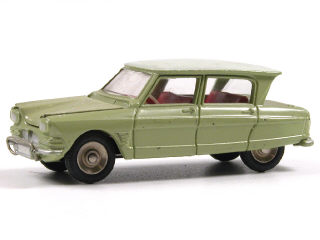 Lot 227 - DINKY TOYS (FRANCE) (1)