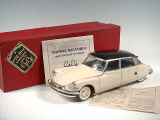 Lot 687 - GEGE (1)