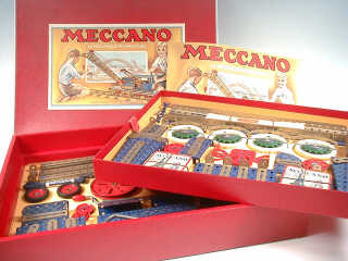 Lot 732 - MECCANO (1)
