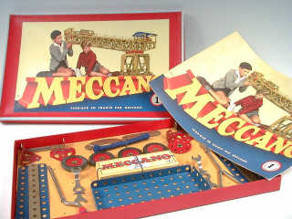 Lot 734 - MECCANO (1)