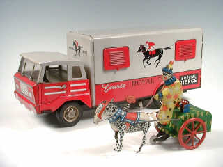 Lot 560 - JOUSTRA & DIVERS (2)