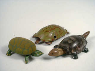 Lot 775 - DIVERS DIVERS (3)