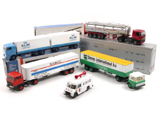 Lot 363 - LION-CAR & DIVERS (5)