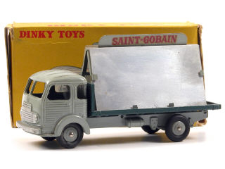 Lot 339 - DINKY TOYS FRANCE (1)