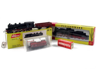 Lot 586 - FLEISCHMANN 'HO' & LILIPUT 'HO' (4)