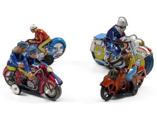 Lot 472 - DIVERS & DIVERS (4)