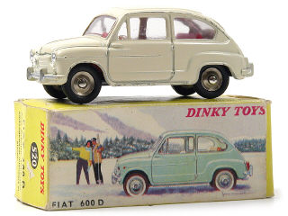 Lot 233 - DINKY TOYS FRANCE (1)