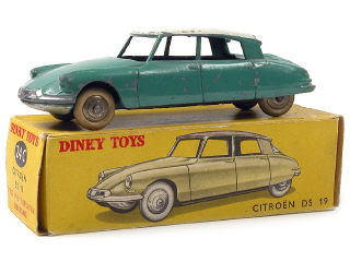 Lot 161 - DINKY TOYS FRANCE (1)