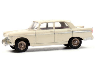 Lot 294 - DINKY TOYS (FRANCE) (1)