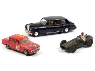 Lot 384 - DINKY TOYS FRANCE (3)