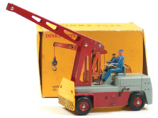 Lot 329 - DINKY TOYS (FRANCE) (1)