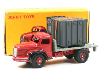 Lot 323 - DINKY TOYS FRANCE (1)