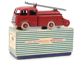 Lot 317 - DINKY TOYS FRANCE (1)