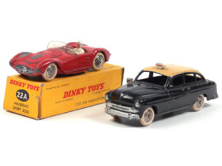 Lot 364 - DINKY TOYS FRANCE (2)