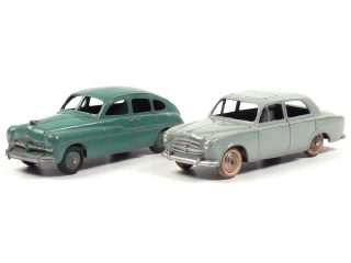 Lot 366 - DINKY TOYS (FRANCE) (2)