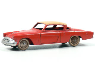 Lot 238 - DINKY TOYS (FRANCE) (1)