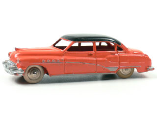 Lot 146 - DINKY TOYS FRANCE (1)