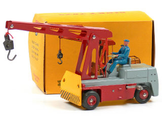 Lot 221 - DINKY TOYS (FRANCE) (1)