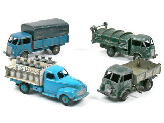 Lot 284 - DINKY TOYS FRANCE (4)