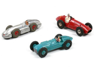 Lot 246 - DINKY TOYS (3)