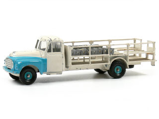 Lot 225 - DINKY TOYS FRANCE (1)