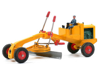 Lot 228 - DINKY TOYS (FRANCE) (1)